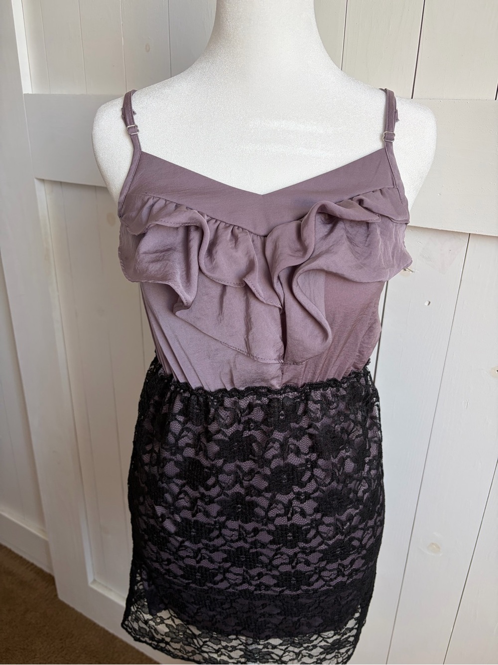 Lace Ruffle Dress - Picture 3 of 6